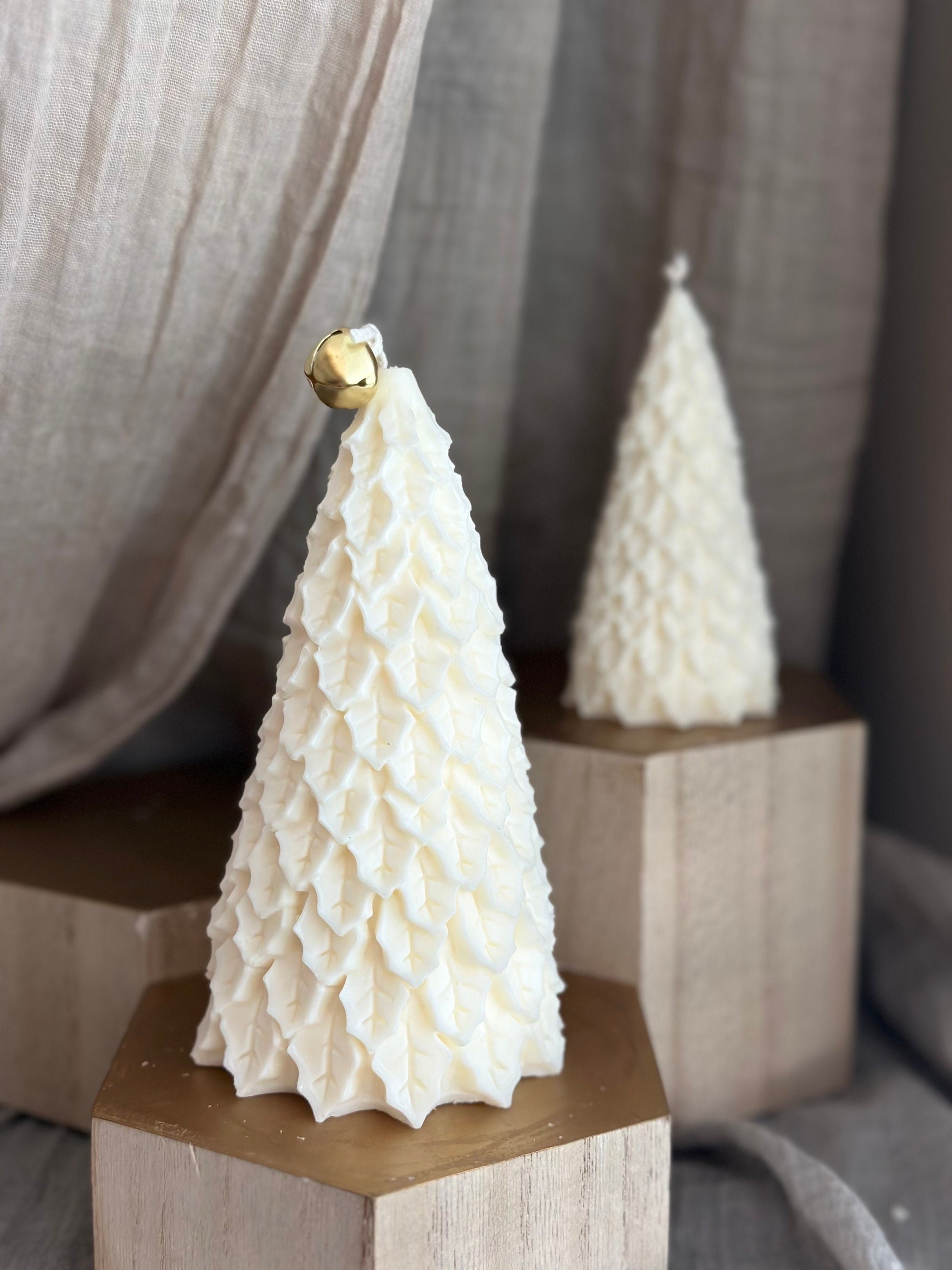 Christmas tree shaped candles (set of 2), Gift Favors, Soy wax candles, Christmas gift, Christmas decor, Tree with petals, Handmade Gift