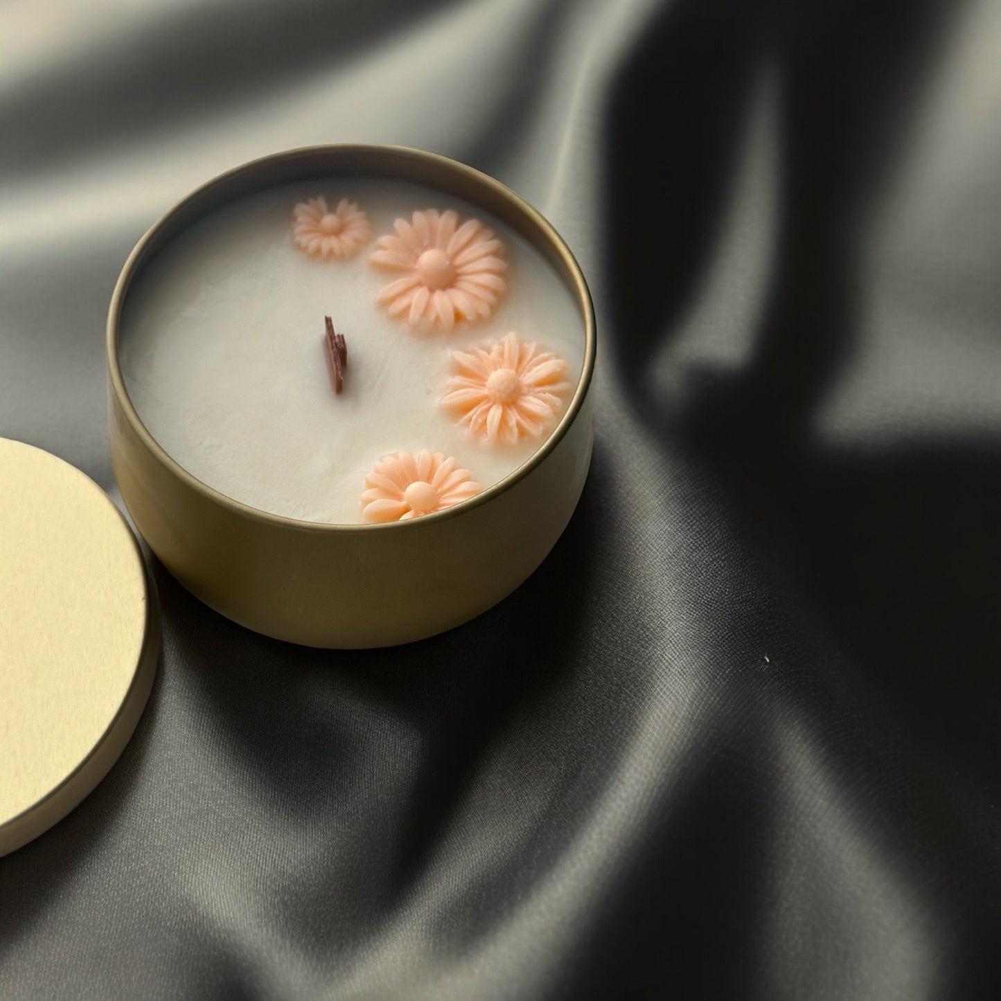 Wooden Wick candle (1 pc), 8oz Candle, Crackling Candle, Birthday Gift, Handmade candle, Handmade gift, Flower candle, Custom Scent candle