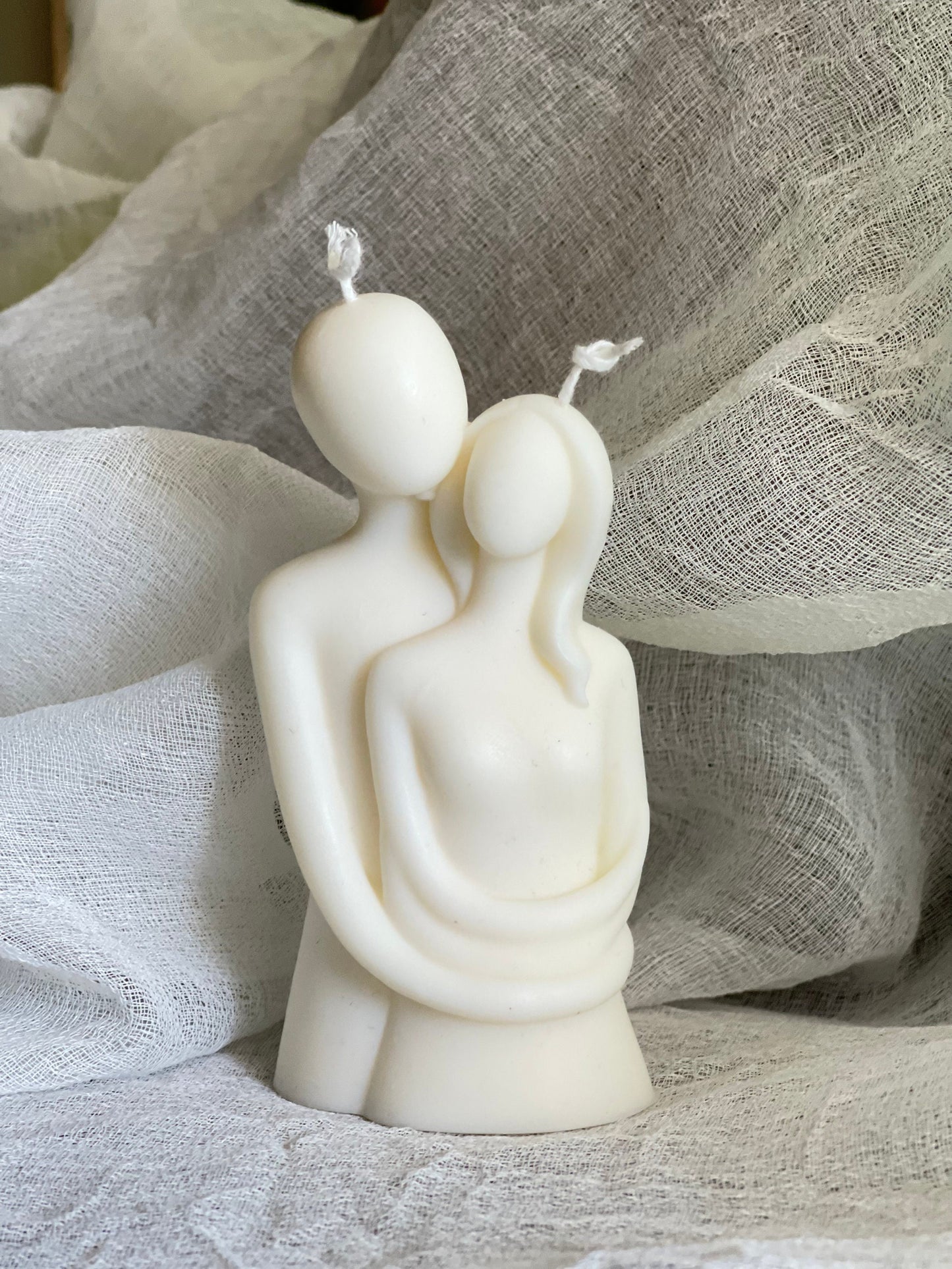 Hugging couple candle, Sculptured candles, pillar candles, aroma candles, wedding Decor, birthday Gift, anniversary gift, hand-poured candle
