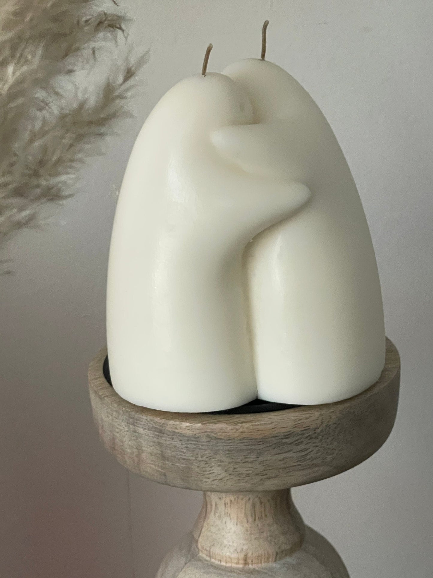 Hugging Couple, Soy Wax Candle, Friendship candle, Decorative candles, Birthday gift, Anniversary gift, hand-poured candle, Trending, decor