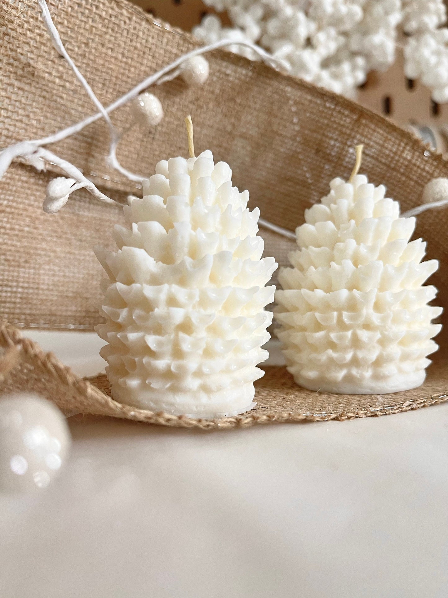 Pine-cone soy wax candles, set of 2, hand-poured candles, Christmas decor, Christmas gift, Birthday gift, white, luxury candles, home decor