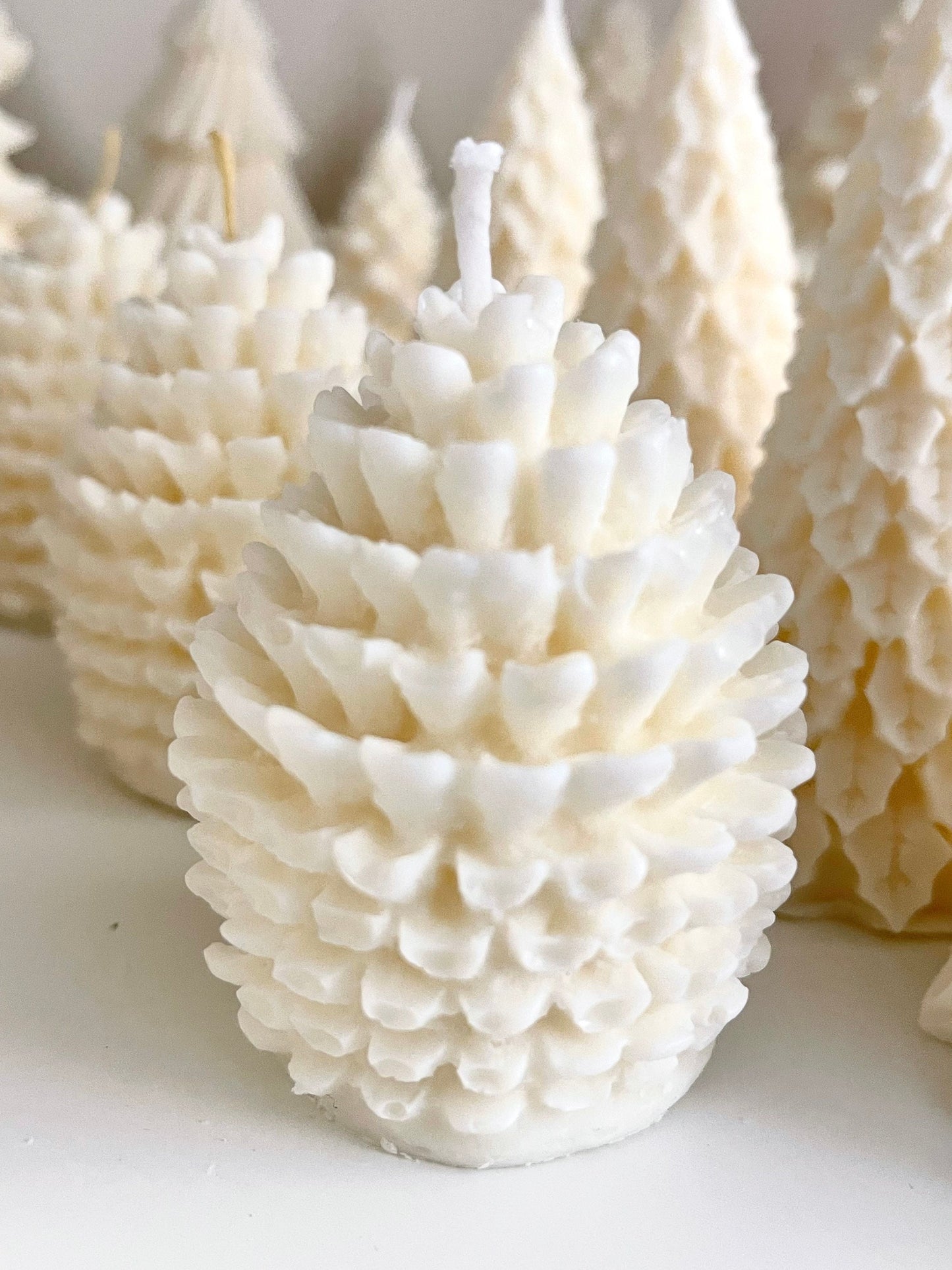 Pine-cone soy wax candles, set of 2, hand-poured candles, Christmas decor, Christmas gift, Birthday gift, white, luxury candles, home decor