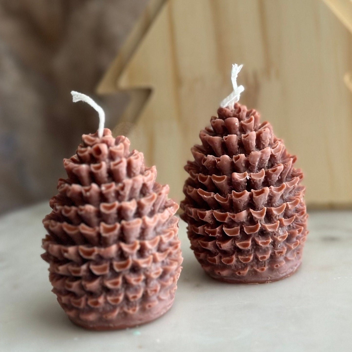 Pine-cone soy wax candles, set of 2, hand-poured candles, Christmas decor, Christmas gift, Birthday gift, white, luxury candles, home decor